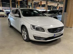 Käytetty 2015 Volvo V60 Momentum Farmari | 9 400 € (Perustarjous)
