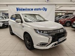 Valkoinen Käytetty 2020 Mitsubishi Outlander P-HEV Active Katumaasturi | 20 900 € (Perustarjous)