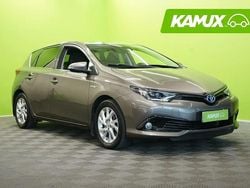 Hopea / harmaa Käytetty 2019 Toyota Auris Hybrid Active Sedan | 17 200 € (Perustarjous)
