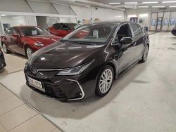Ruskea (beige) Käytetty 2020 Toyota Corolla Style Sedan | 22 850 €