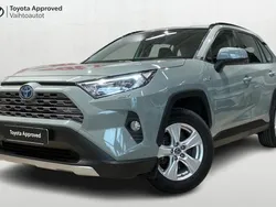 Vihreä Käytetty 2019 Toyota RAV4 Active Katumaasturi | 28 980 € (Hieman kallis)