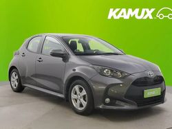 Hopea / harmaa Käytetty 2022 Toyota Yaris Hybrid Active Sedan | 19 300 € (Hyvä tarjous)