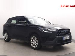 Musta Käytetty 2023 Toyota Corolla Cross Active Katumaasturi | 32 990 € (Perustarjous)