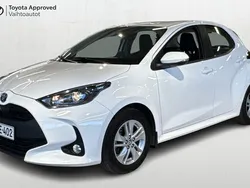 Valkoinen Käytetty 2022 Toyota Yaris Hybrid Active Viistoperä | 20 290 € (Perustarjous)