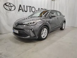 Harmaa Käytetty 2024 Toyota C-HR Active Katumaasturi | 28 900 € (Perustarjous)