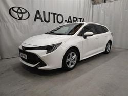 Valkoinen Käytetty 2022 Toyota Corolla Edition Farmari | 27 900 € (Hieman kallis)