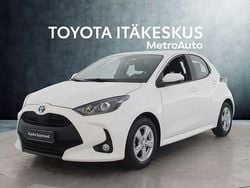 Valkoinen Käytetty 2023 Toyota Yaris Active Viistoperä | 20 890 € (Perustarjous)