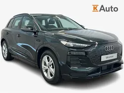 Mythos musta Uusi 2025 Audi Q6 e-tron Performance Katumaasturi | 70 550 € (Hyvä tarjous)