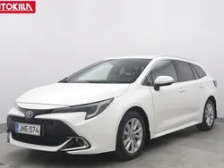 Valkoinen Käytetty 2023 Toyota Corolla Edition Farmari | 27 850 € (Perustarjous)