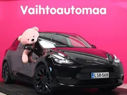 Käytetty 2022 Tesla Model Y Performance Katumaasturi | 42 900 € (Hieman kallis)