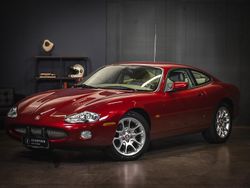 Käytetty 2001 Jaguar XKR Supercharged Coupe - kaksiovinen | 39 900 €