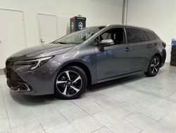 Valkoinen Käytetty 2020 Toyota Corolla Active Farmari | 22 900 € (Perustarjous)