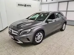 Harmaa Käytetty 2016 Mercedes GLA180 Business Katumaasturi | 23 890 €