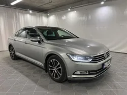 Käytetty 2016 VW Passat Comfortline Sedan | 12 990 € (Perustarjous)