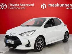 Valkoinen Käytetty 2021 Toyota Yaris Hybrid Premium Viistoperä | 18 900 € (Perustarjous)
