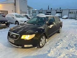 Valkoinen Käytetty 2011 Skoda Superb LAURIN & KLEMENT Farmari | 4 390 €