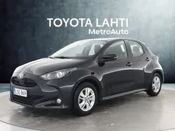 Musta Käytetty 2023 Toyota Yaris Hybrid Active Viistoperä | 21 490 € (Perustarjous)