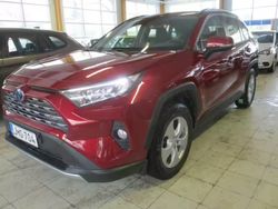 Met. punainen Käytetty 2021 Toyota RAV4 Hybrid Active Katumaasturi | 34 980 € (Perustarjous)