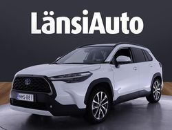 Valkoinen Käytetty 2022 Toyota Corolla Cross Premium Katumaasturi | 39 450 € (Perustarjous)