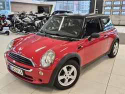 Punainen Käytetty 2005 Mini ONE Viistoperä | 4 850 €