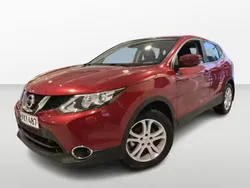 Punainen Käytetty 2015 Nissan Qashqai Acenta Katumaasturi | 8 770 € (Perustarjous)