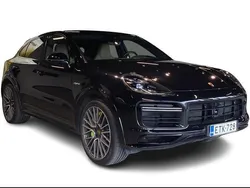 Musta Käytetty 2020 Porsche Cayenne Turbo S Katumaasturi | 104 800 €