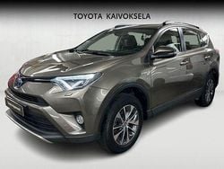 Ruskea (beige) Käytetty 2018 Toyota RAV4 Edition Katumaasturi | 22 900 € (Hyvä tarjous)