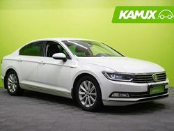 Valkoinen Käytetty 2015 VW Passat Highline Sedan | 14 990 € (Perustarjous)