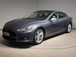 Harmaa Käytetty 2014 Tesla Model S Sedan | 19 800 € (Perustarjous)