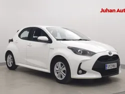 Valkoinen Käytetty 2021 Toyota Yaris Hybrid Viistoperä | 18 990 € (Perustarjous)