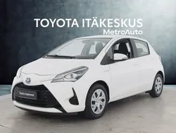 Valkoinen Käytetty 2017 Toyota Yaris Active Viistoperä | 11 980 € (Perustarjous)