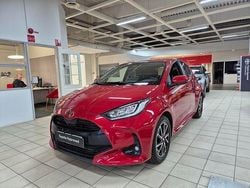 Punainen Käytetty 2024 Toyota Yaris Plus Viistoperä | 22 900 €