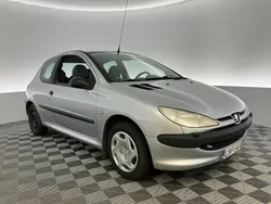 Käytetty 2003 Peugeot 206 Viistoperä | 990 €