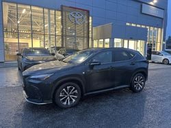 Käytetty 2023 Lexus NX450h+ Sport Line Katumaasturi | 57 900 € (Kallis)