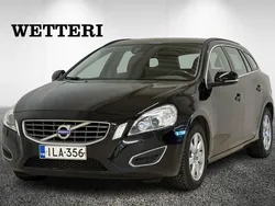 Musta Käytetty 2013 Volvo V60 Momentum Farmari | 12 800 € (Perustarjous)