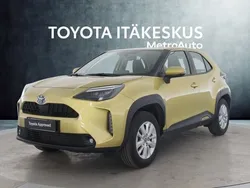 Keltainen Käytetty 2023 Toyota Yaris Cross Active Katumaasturi | 27 680 € (Perustarjous)