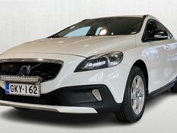 Valkoinen Käytetty 2013 Volvo V40 CC Business Edition Farmari | 9 990 € (Perustarjous)