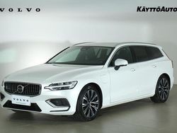 Valkoinen Käytetty 2022 Volvo V60 Core Farmari | 39 900 € (Hieman kallis)
