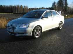 Ruskea (beige) Käytetty 2004 Toyota Avensis Multidrive S Farmari | 3 250 €