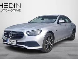 Harmaa Käytetty 2021 Mercedes E300 Avantgarde Sedan | 33 990 € (Hyvä tarjous)