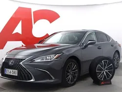 Harmaa Käytetty 2022 Lexus ES300H Business Edition Sedan | 41 990 € (Perustarjous)