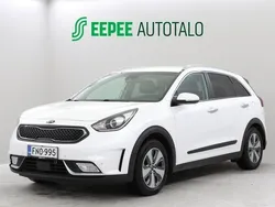 Valkoinen Käytetty 2018 Kia Niro EX Katumaasturi | 16 480 € (Perustarjous)