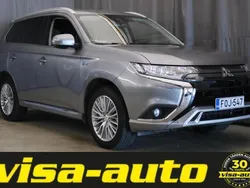 Harmaa Käytetty 2020 Mitsubishi Outlander Invite+ Katumaasturi | 24 990 €