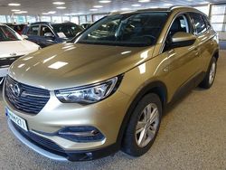 Ruskea Käytetty 2018 Opel Grandland X Innovation Katumaasturi | 14 990 € (Perustarjous)