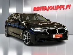 Musta Käytetty 2021 BMW 530e Sport Line Farmari | 24 810 € (Supertarjous)