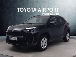 Musta Käytetty 2024 Toyota Yaris Cross Katumaasturi | 29 490 € (Hyvä tarjous)