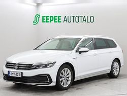 Valkoinen Käytetty 2019 VW Passat GTE Farmari | 20 880 € (Kallis)