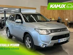 Harmaa Käytetty 2014 Mitsubishi Outlander Intense Katumaasturi | 15 890 € (Supertarjous)
