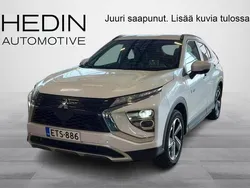Valkoinen Käytetty 2021 Mitsubishi Eclipse Cross Intense Katumaasturi | 25 890 € (Hieman kallis)