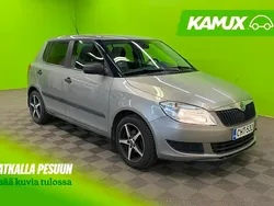 Cappuccino beige metallic Käytetty 2011 Skoda Fabia Classic Sedan | 5 900 € (Hyvä tarjous)